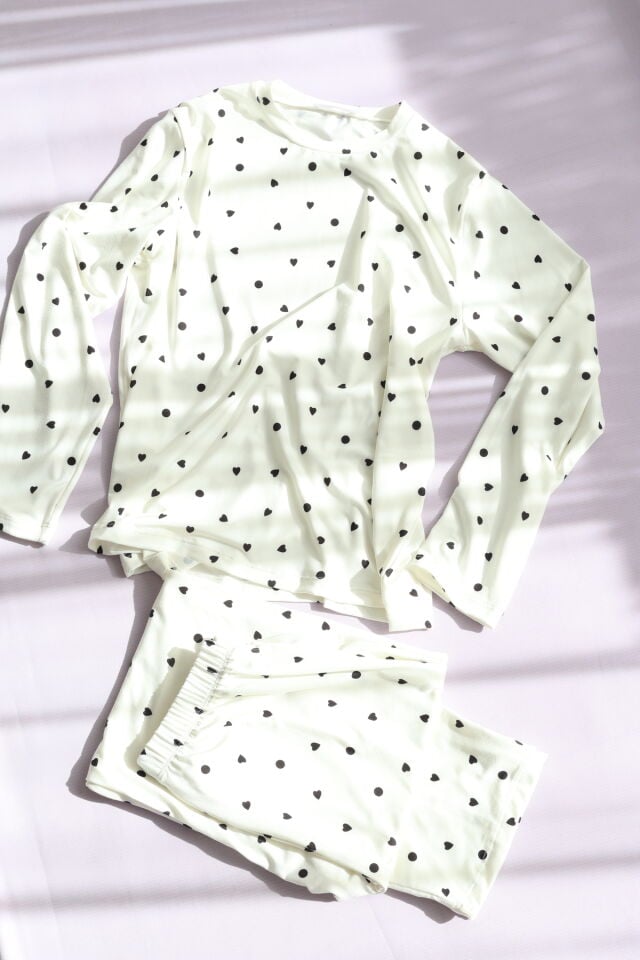 Beyaz Uzun Kollu Pijama Kalplı Puantiyeli